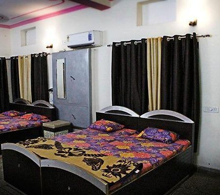 Hotel Roshan ורנאסי מראה חיצוני תמונה