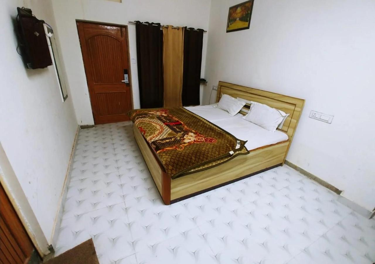 Hotel Roshan ורנאסי מראה חיצוני תמונה